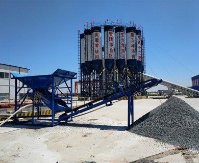 中鐵十二局濟青客專洗石機工作現(xiàn)場